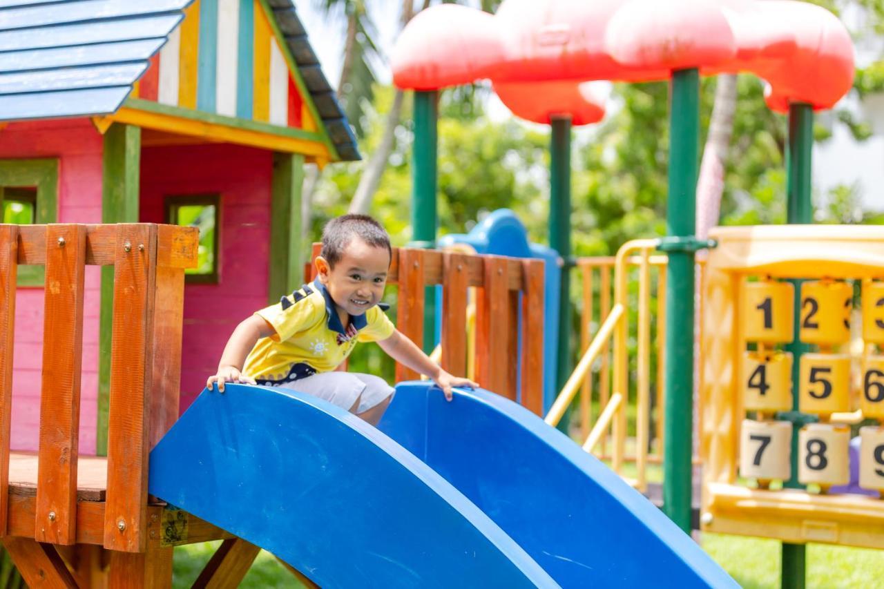 Pinnacle Grand Jomtien Resort And Beach Club На Джомтиен Екстериор снимка