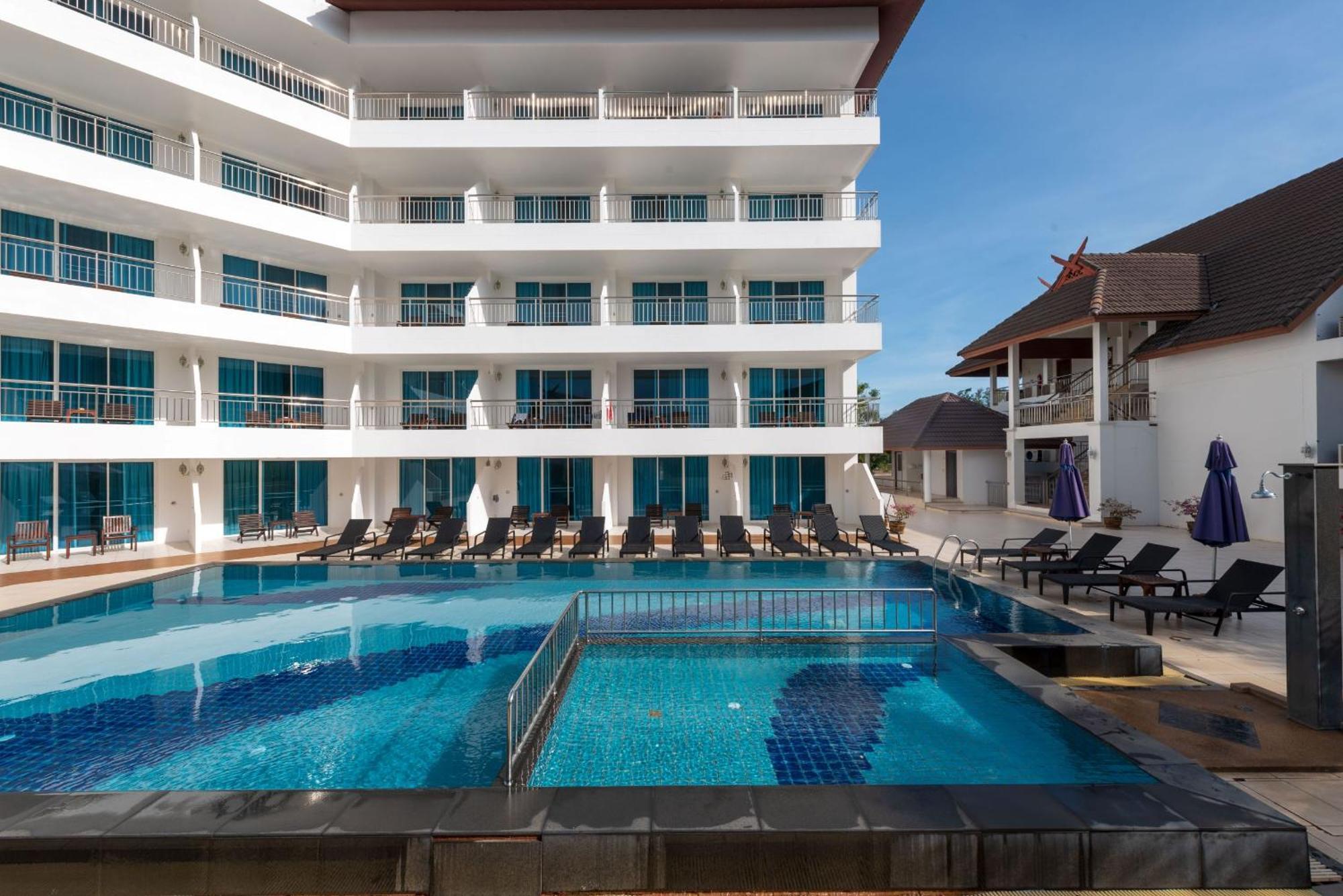 Pinnacle Grand Jomtien Resort And Beach Club На Джомтиен Екстериор снимка