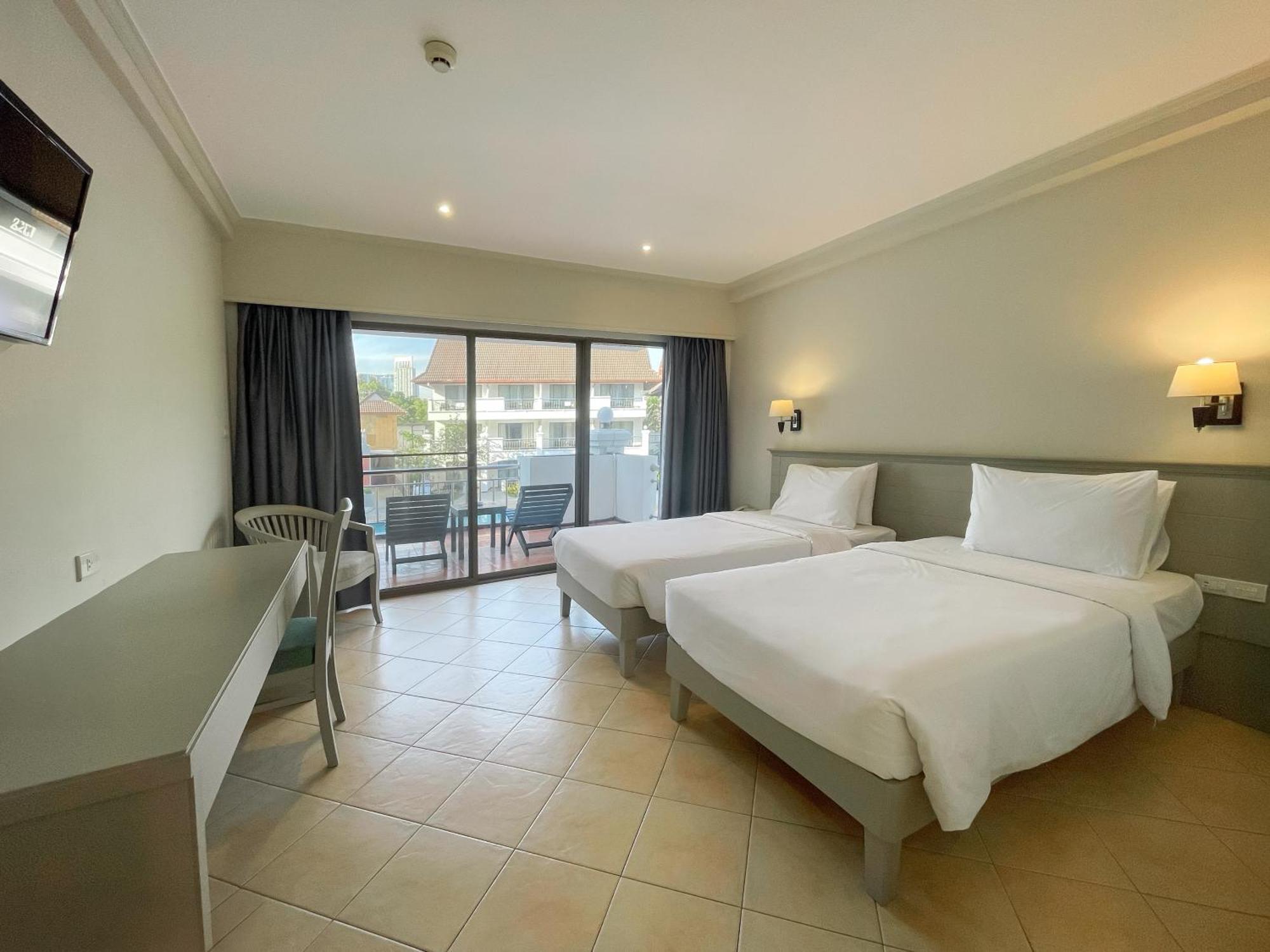 Pinnacle Grand Jomtien Resort And Beach Club На Джомтиен Екстериор снимка